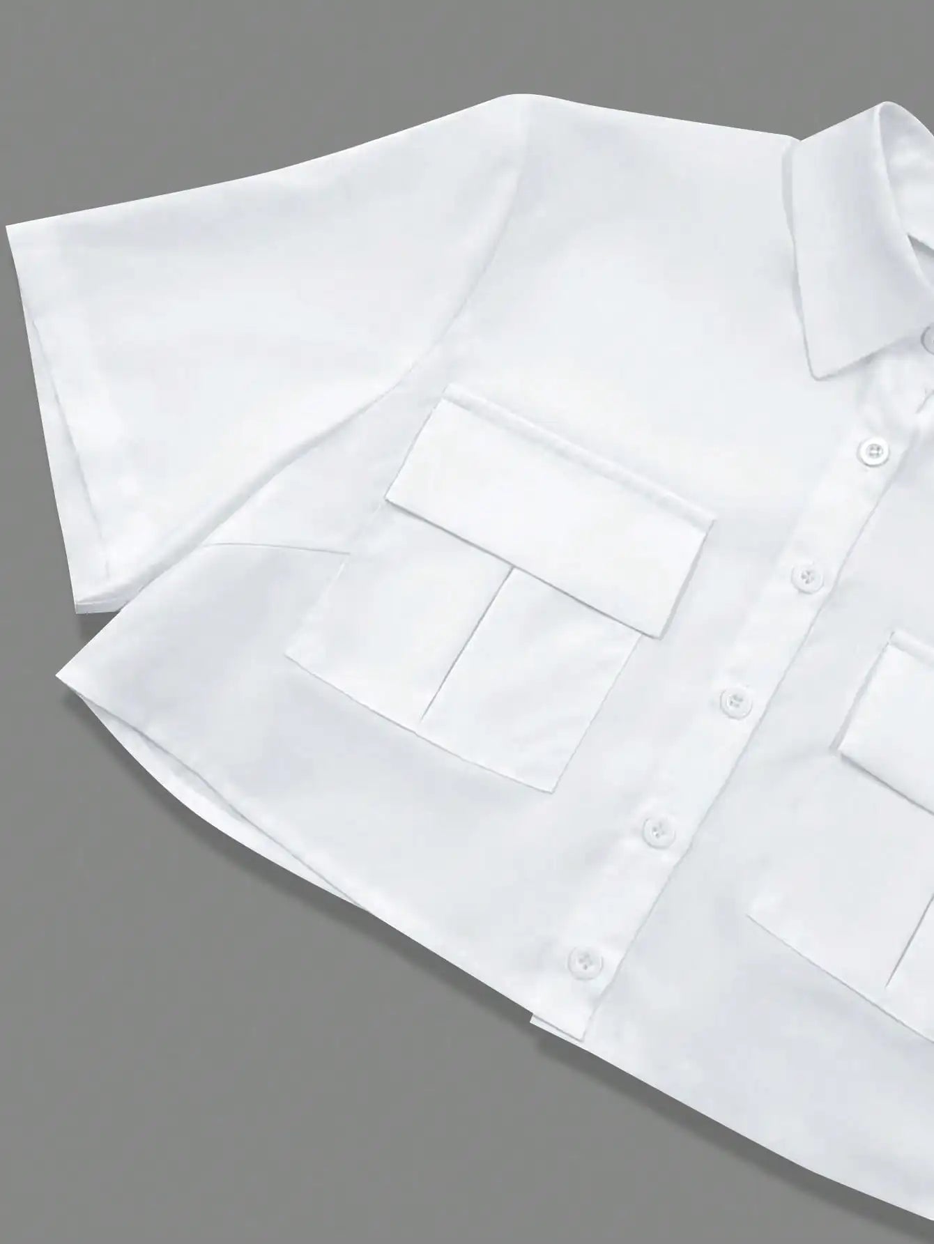 Cropped Button Down Shirt for Women Short Sleeve Collared Blouse with Flap Pockets Casual Office Streetwear Summer Crop Top