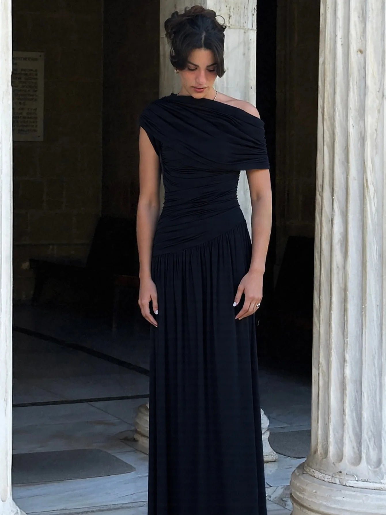 Seductive Dress Fashionable One-Shoulder Ruched Dress Minimalist Solid Asymmetrical Dress Irregular Hemline Wholesaler Gown