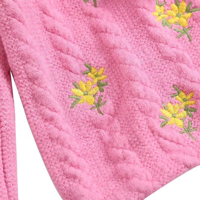 WOMAN 2026 Summer New Style Casual Fashion Stacked Eight Strand Weaving Flower Embroidery Knitwear Retro Women&