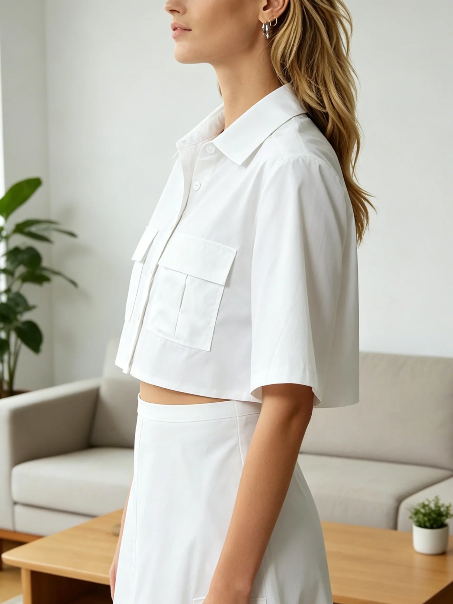 Cropped Button Down Shirt for Women Short Sleeve Collared Blouse with Flap Pockets Casual Office Streetwear Summer Crop Top