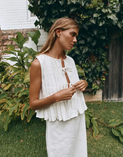 Fashion Bow Lace Up Shirts Women Cotton Linen Hollow Out Sleeveless Pleated Blouses Woman 2025 Summer New Casual Lady White Tops
