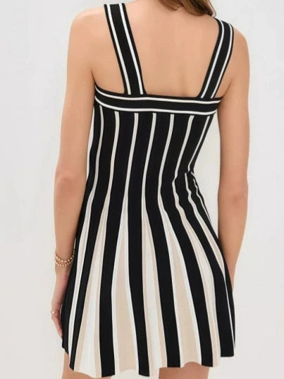 Striped fitted sleeveless fashionable short skirt