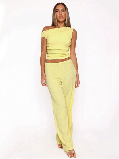 Fashionable and hot girl sleeveless single-shoulder top, high-intelligence and elegant mature woman, solid color slim T-shirt